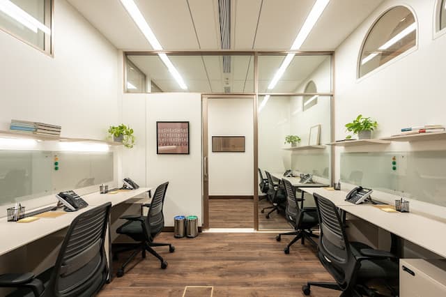 Dextrus, Peninsula Towers, Lower-Parel