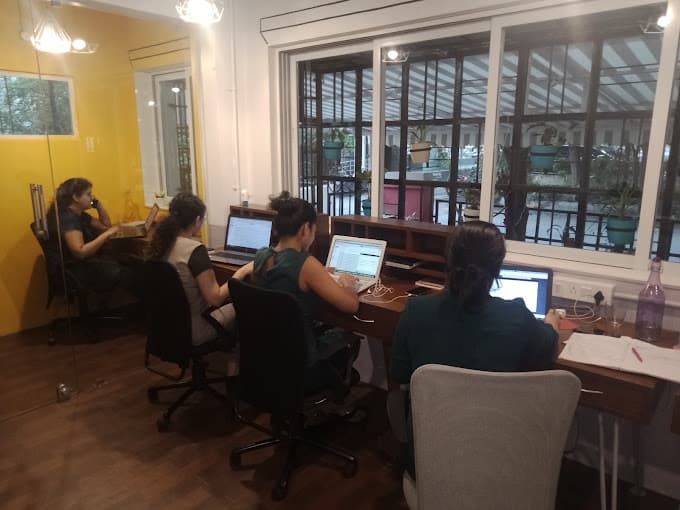 https://api.cohubindia.com/assets/uploads/20240305/Solo_Dedicated_Desk.jpg