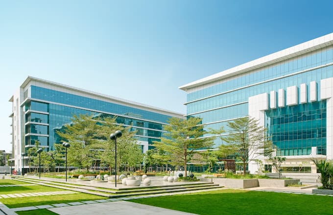 https://api.cohubindia.com/assets/uploads/20240313/Equinox_FacadeT1&2_2088.jpg