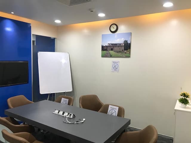 Regus, Sky Vista, Viman-Nagar