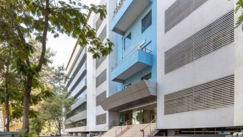 https://api.cohubindia.com/assets/uploads/20240330/Regus_coworking.jpeg