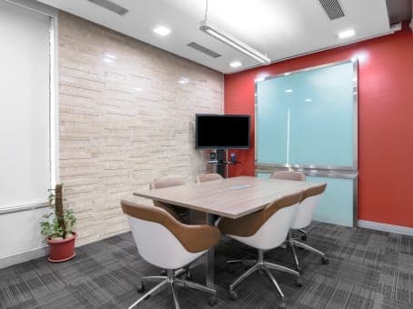 https://api.cohubindia.com/assets/uploads/20240330/Regus_coworking3.jpeg