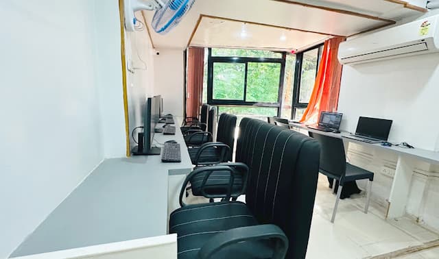 Qubix CoWorking Space, Sarita Tarang Complex, Shivaji-Nagar