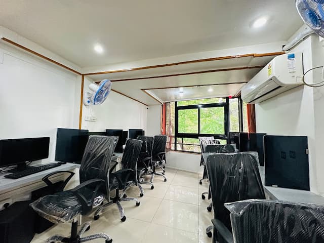 Qubix CoWorking Space, Sarita Tarang Complex, Shivaji-Nagar