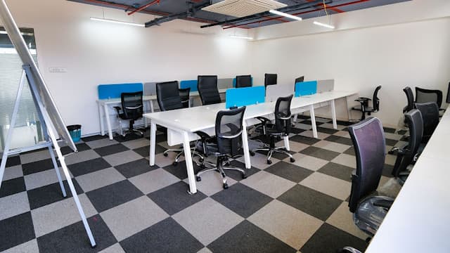 Trios, Finswell, Viman-Nagar