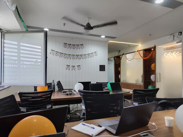 Trios, Finswell, Viman-Nagar