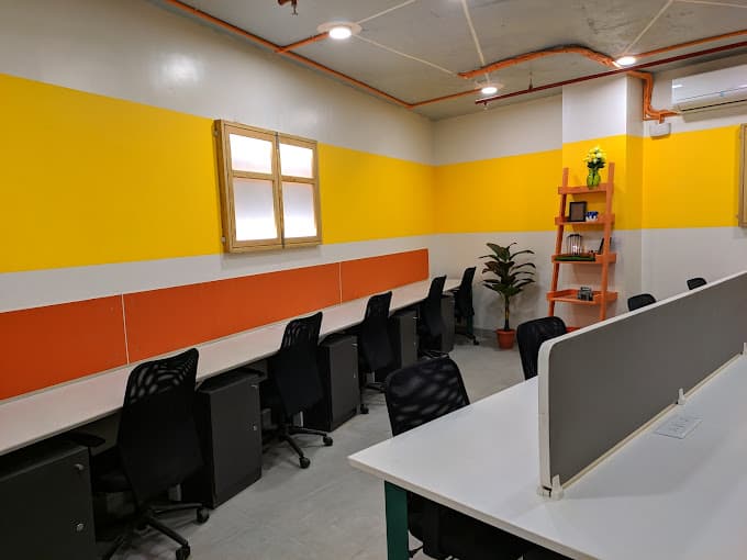 https://api.cohubindia.com/assets/uploads/20240406/Dedicated Desk (ladder).jpg