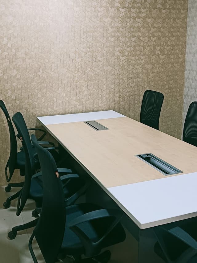 Incuspaze, BBD Viraj Tower, Gomti-Nagar