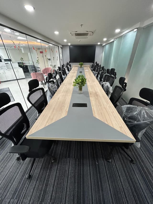 Incuspaze, Shalimar Iridium, Gomti-Nagar