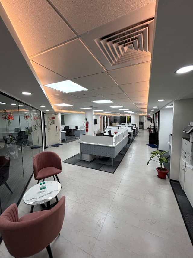 Incuspaze, Shalimar Iridium, Gomti-Nagar