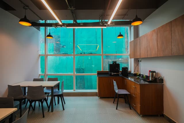 Neohub, Cyber Heights, Gomti-Nagar