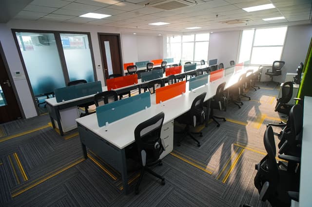 Neohub, Cyber Heights, Gomti-Nagar
