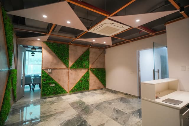 Neohub, Cyber Heights, Gomti-Nagar