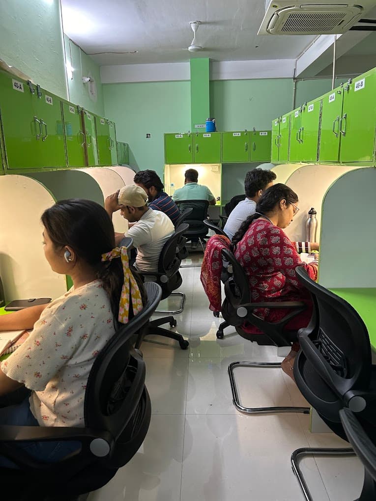 https://api.cohubindia.com/assets/uploads/20240824/coworking_Indira_nagar_lucknow3.jpg