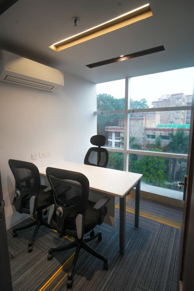 Neohub, Bhavya Corporate Tower, Gomti-Nagar