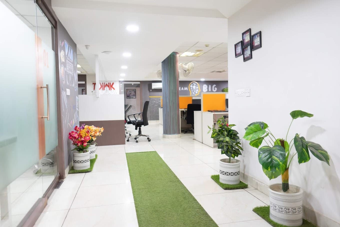 https://api.cohubindia.com/assets/uploads/20240827/GST_Virtual_office_in_Noida.JPG