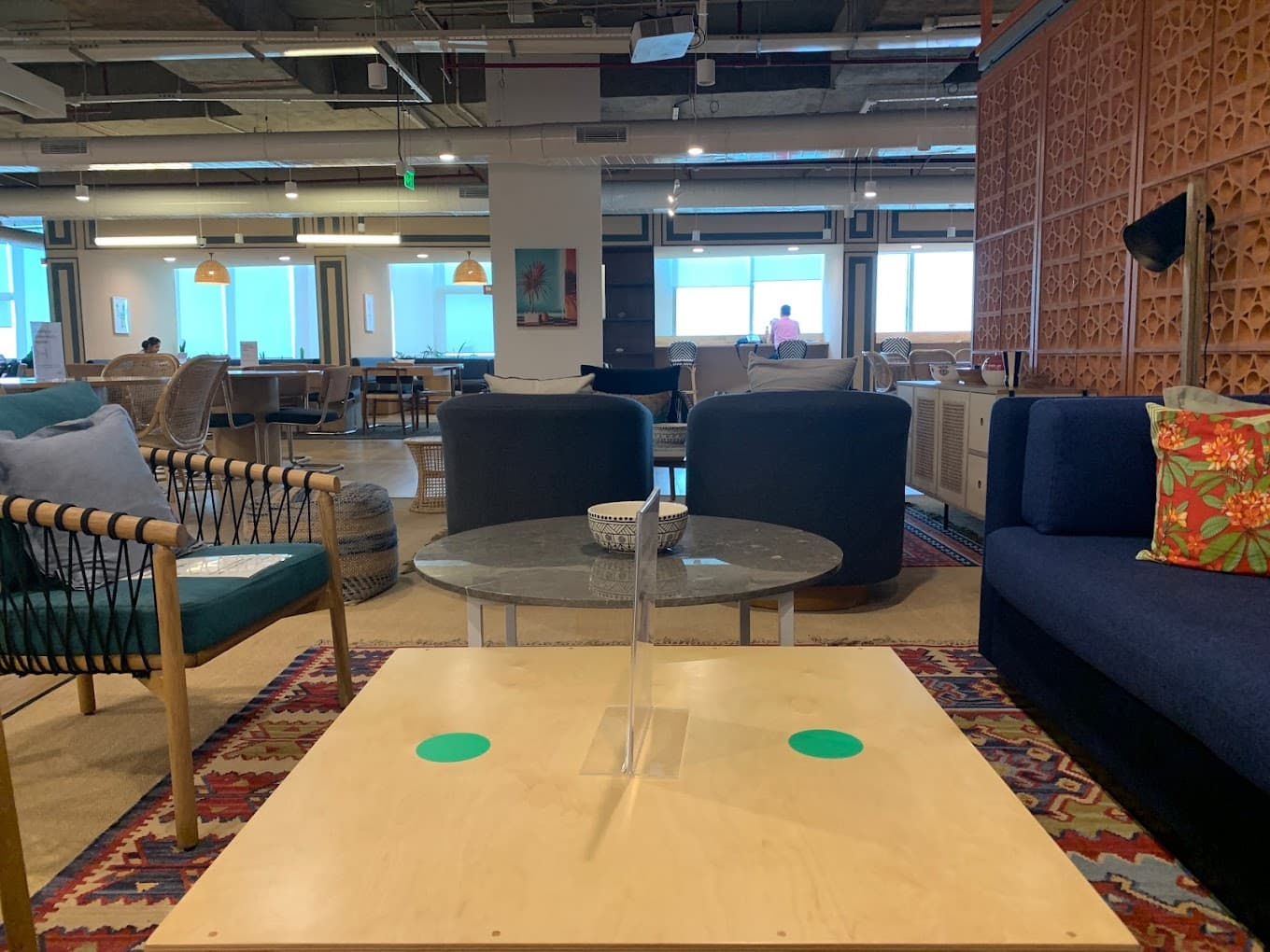 https://api.cohubindia.com/assets/uploads/20240923/office_on_rent_in_Noida.JPG